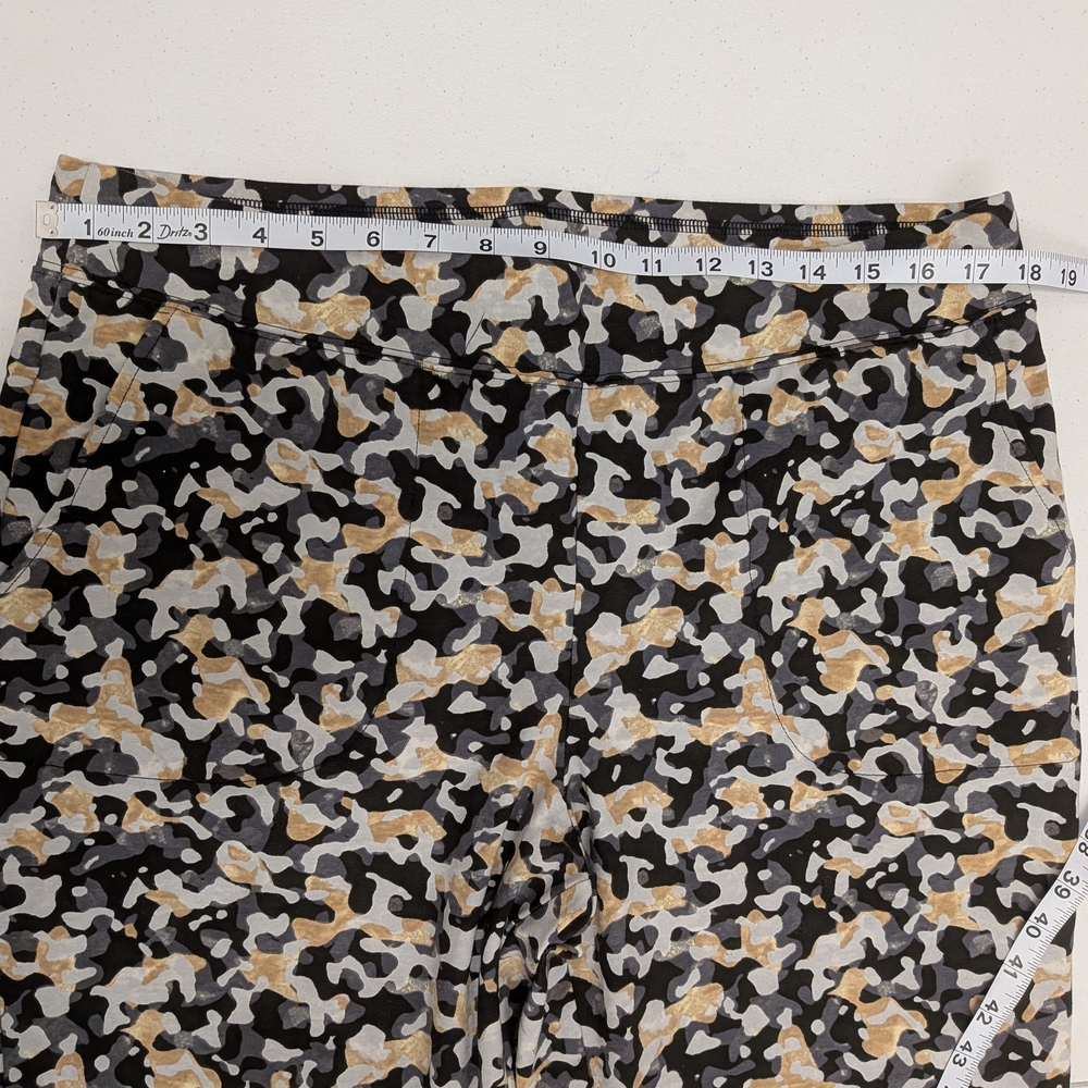 Plus-Size Printed Wide-Leg Pants - Beige/Black - Picture 5 of 7